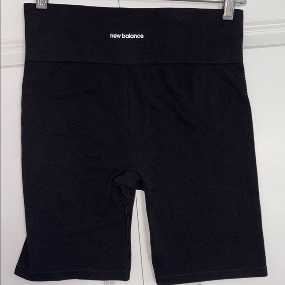 New Balance Women's Ribbed Black Bike Shorts Size L - Picture 6 of 6